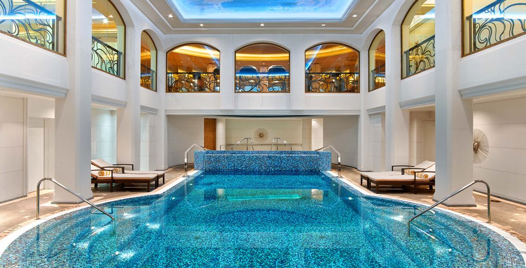 Hotel St. Regis Moscow Nikolskaya 5*