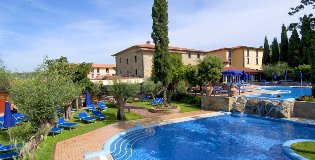 Villa Paradiso Village 4*
