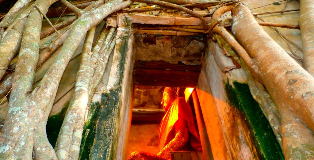 Glow Trinity Silom, River Kwai Jungle Raft y Mida Dhavaravati Grande