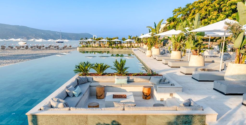 Lazure Hotel & Marina 5*