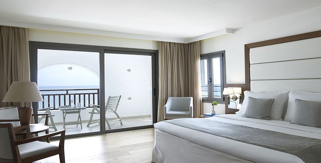 Hôtel haut de gamme 5 étoiles tout confort avec chambre double et vue sur la mer méditerranée