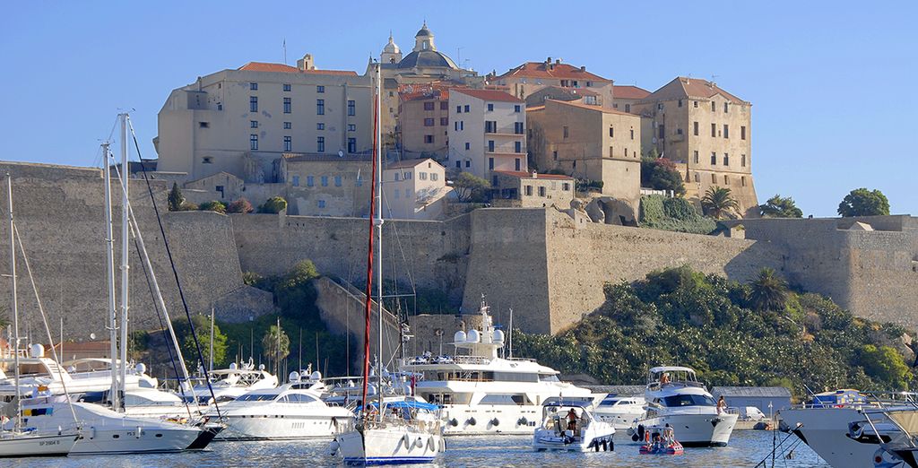 La Corse en voilier avec Skipper - Ajaccio - Jusqu&#39;à -70% | Voyage Privé
