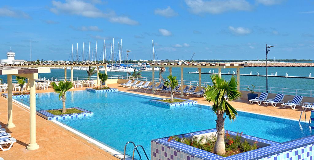 H10 Panorama Hotel 4* + Meliá Marina Varadero 5*