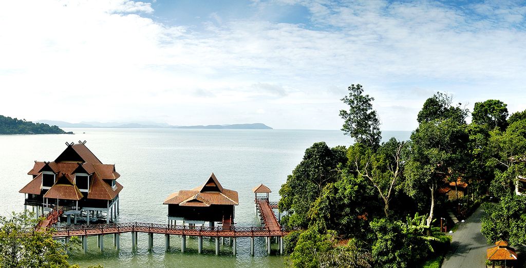 Oasia Suites Kuala Lumpur 4* + Royale Chulan Penang 4* + Berjaya Langkawi 4*