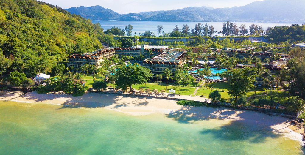 The Sukosol Hotel 5* + Phuket Marriott Resort and Spa, Merlin Beach 5* 