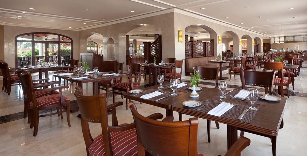 Jaz Mirabel Resort 5* o Iberotel Palace Sharm El Sheikh 5*