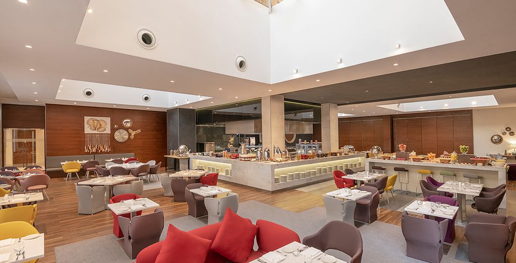 Hyatt Place Dubai/Wasl District 4* + Andaz Capital Gate 5*