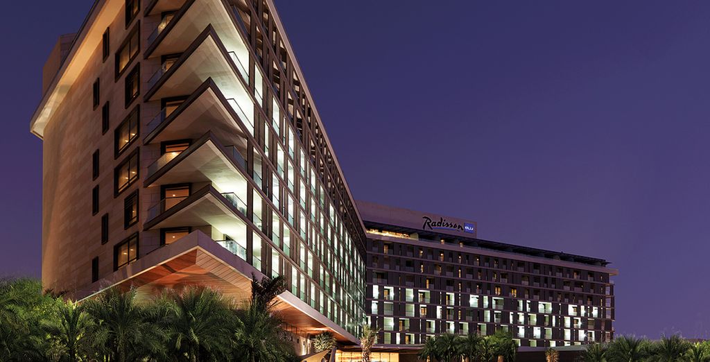 Hilton Garden Inn Moe 4* + Radisson Blu Yas Island 4*