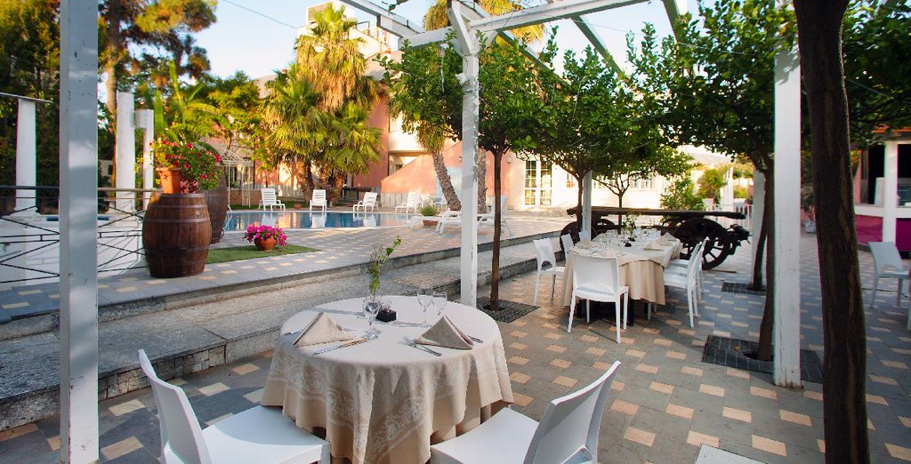 Regent Beach Hotel & Apartments 4*