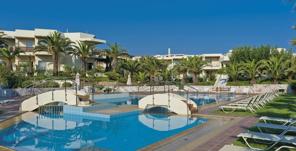Santa Marina Beach Resort 4*