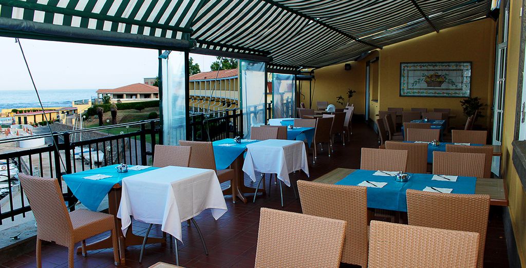 Sunbay Park Hotel 4*