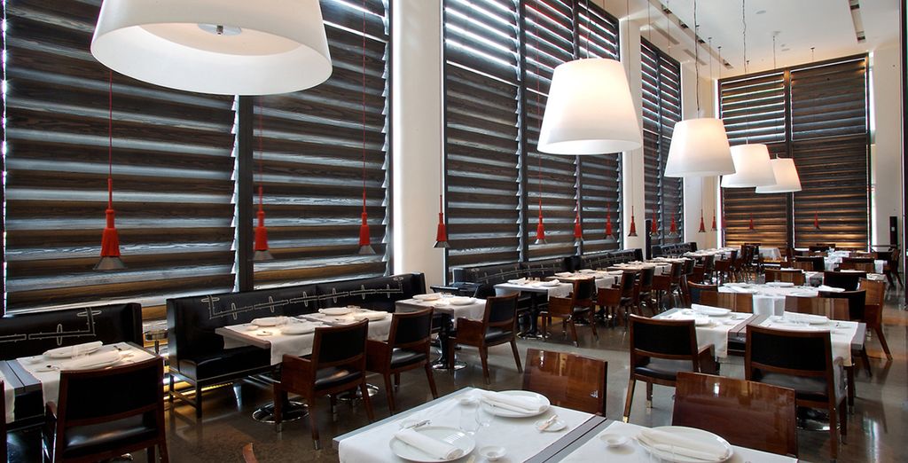 Hotel Silken Puerta América 5*