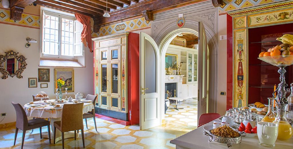 N°15 Santori Luxury Home