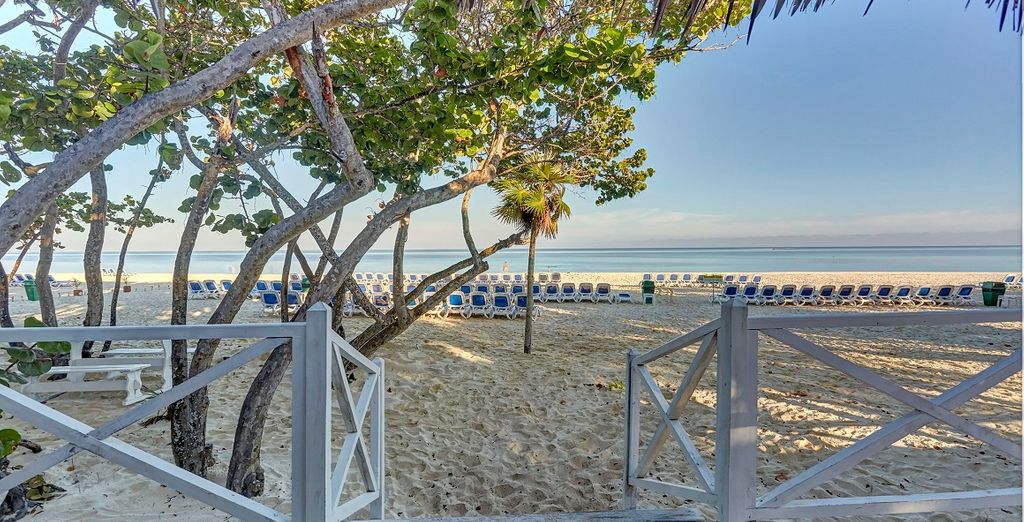 Memories Flamenco Beach Resort 5*