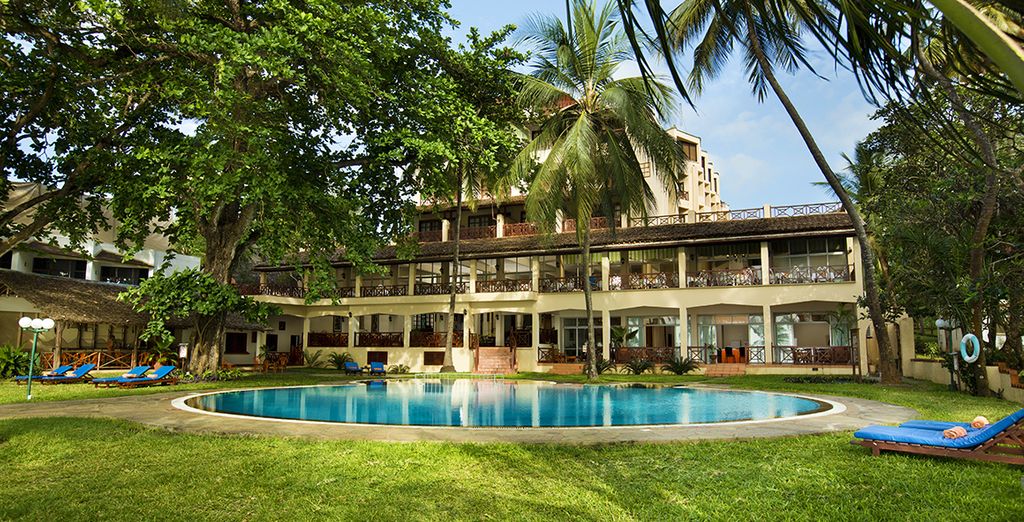 Neptune Beach Resort 4* & Neptune Village Beach Resort & spa Hotel 4* + Safari