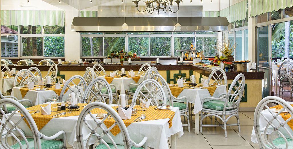 Neptune Beach Resort 4* & Neptune Village Beach Resort & spa Hotel 4* + Safari