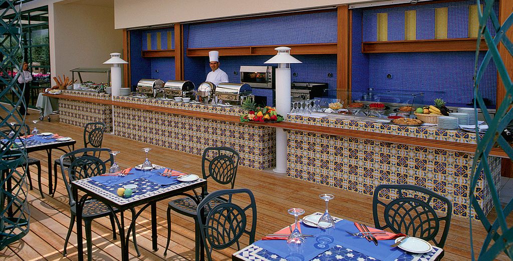 Club Hotel Casino Loutraki 5*
