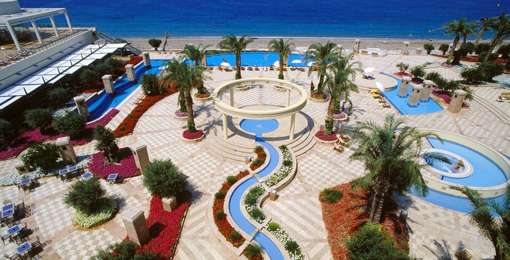 Club Hotel Casino Loutraki 5*