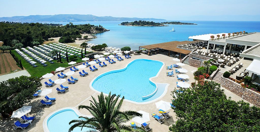 Aks Hinitsa Bay Hotel 4*