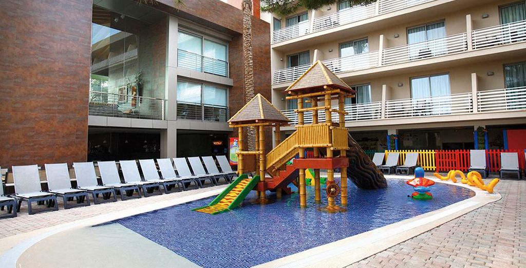 Occidental Cala Viñas 4*