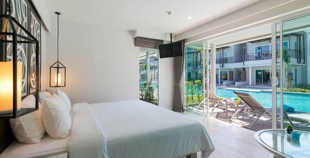 Mai House Patong Hill 5* & Holiday Inn Phi Phi Island 4* & The Waters  Khao Lak 4*