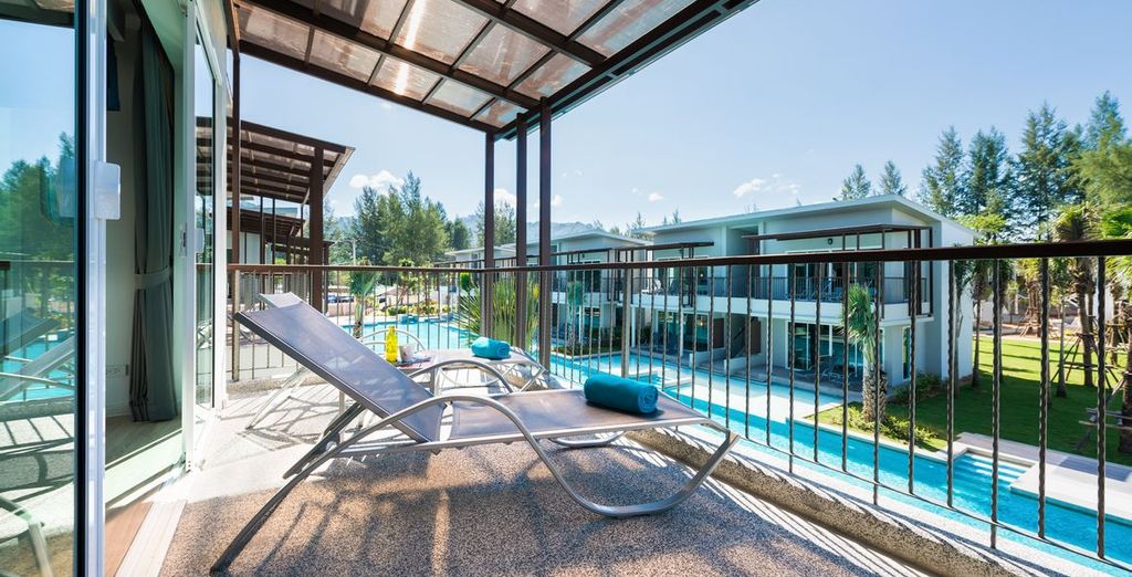 Mai House Patong Hill 5* & Holiday Inn Phi Phi Island 4* & The Waters  Khao Lak 4*