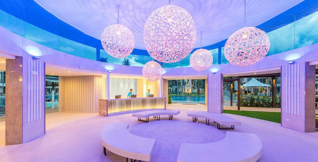 Mai House Patong Hill 5* & Holiday Inn Phi Phi Island 4* & The Waters  Khao Lak 4*
