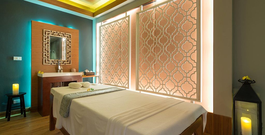 Mai House Patong Hill 5* & Holiday Inn Phi Phi Island 4* & The Waters  Khao Lak 4*