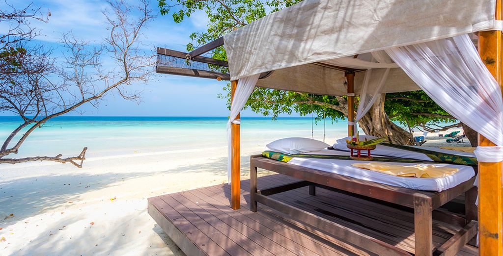 Mai House Patong Hill 5* & Holiday Inn Phi Phi Island 4* & The Waters  Khao Lak 4*