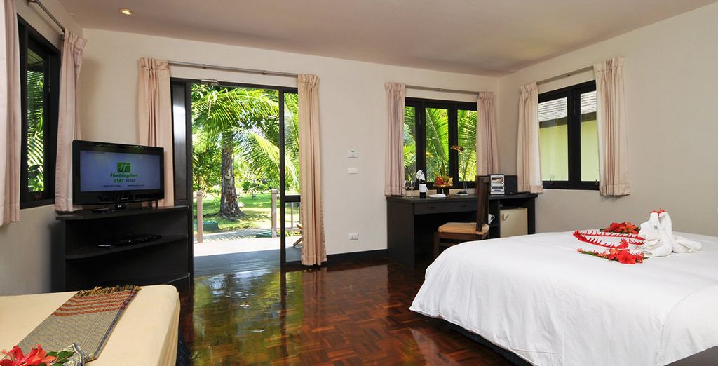 Mai House Patong Hill 5* & Holiday Inn Phi Phi Island 4* & The Waters  Khao Lak 4*