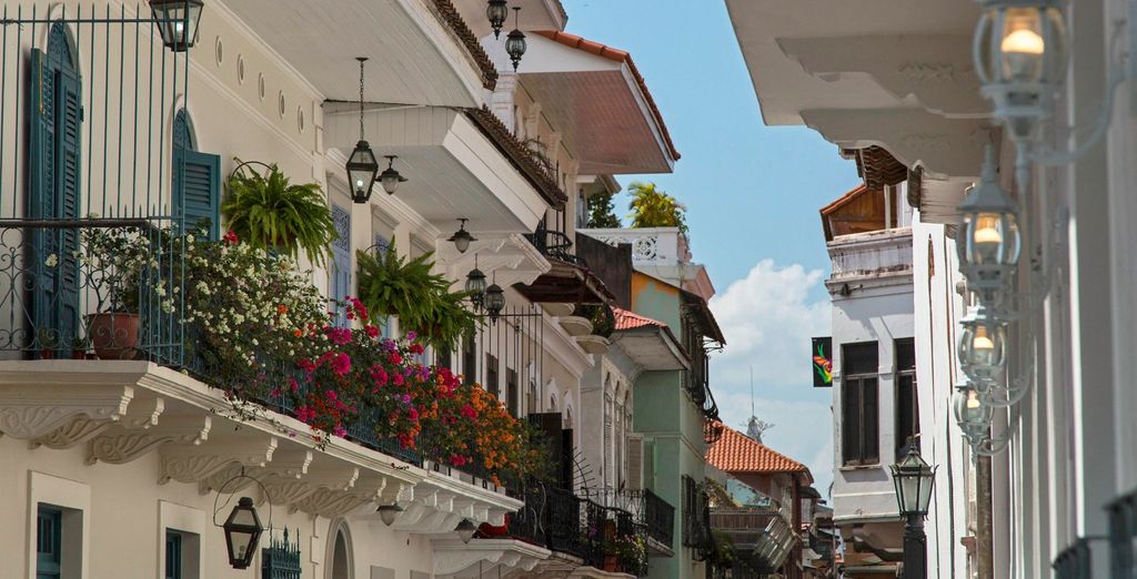 Crowne Plaza Panama City 4* + Perla Real Inn 4*