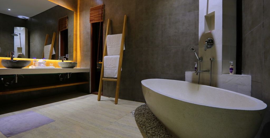 Sthala, a Tribute Portfolio Hotel 5* + Adiwana d'Nusa Beach Club and Resort 4* + Anema Wellness & Resort 5* + Mövenpick Resort & Spa 5*