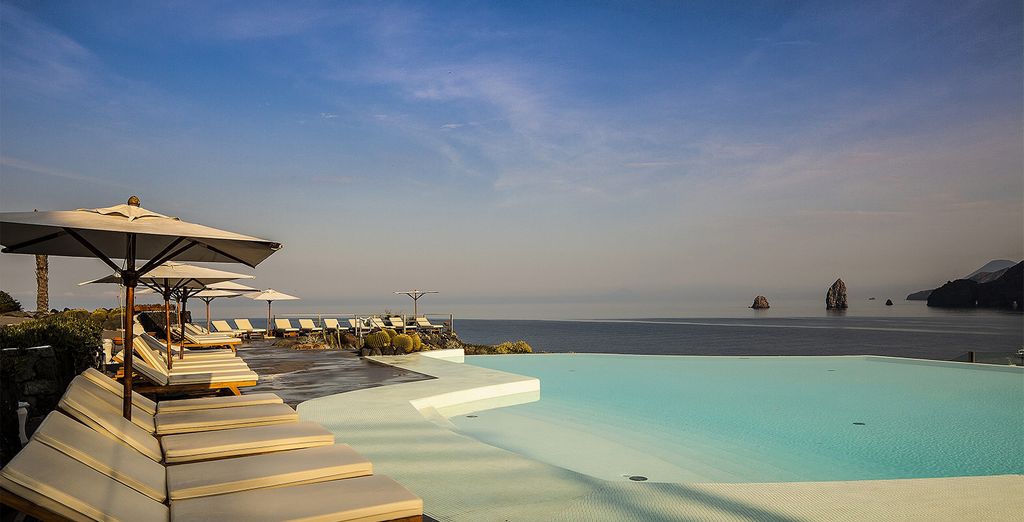 Therasia Resort Sea & Spa 5*