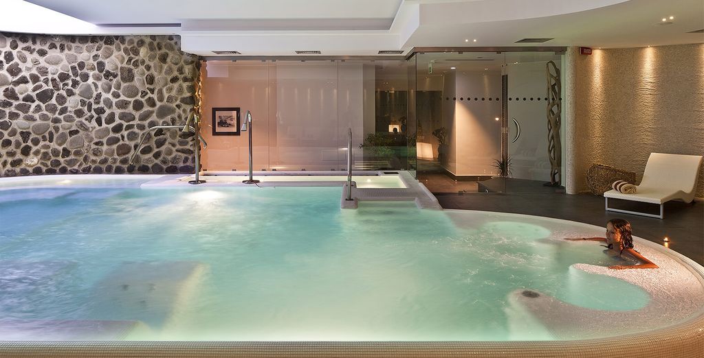Therasia Resort Sea & Spa 5*