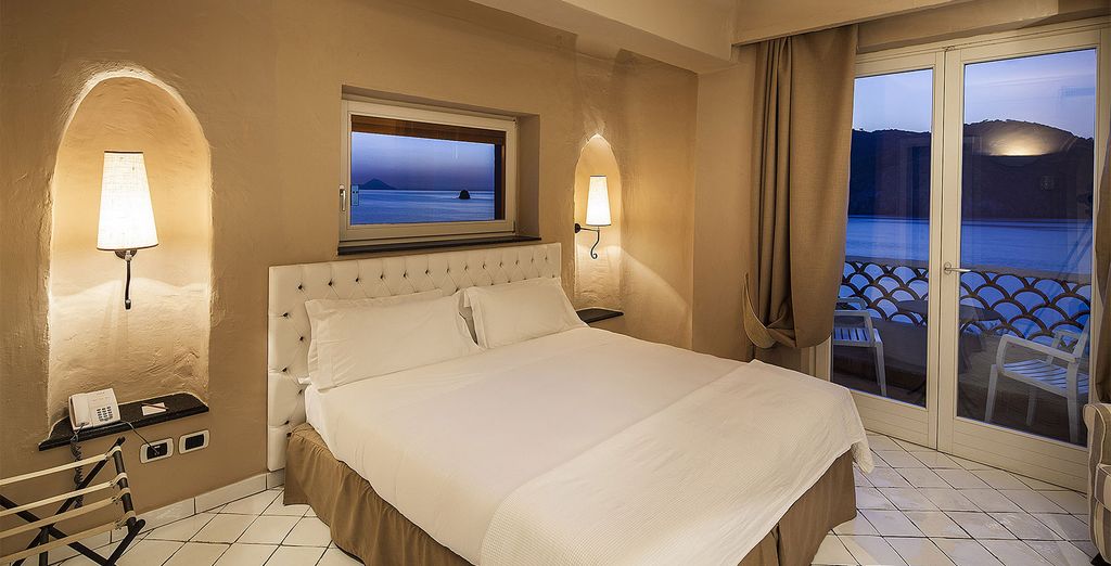 Therasia Resort Sea & Spa 5*