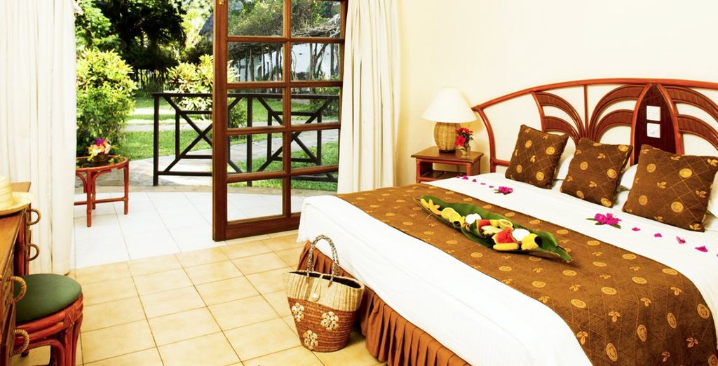 Neptune Village Beach Resort & Spa 4* + Safari