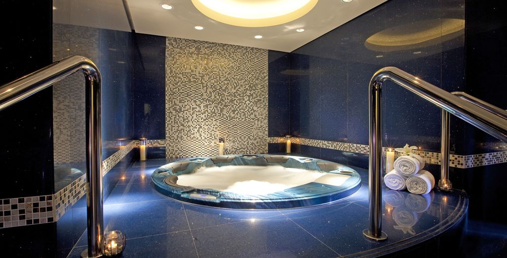 Dubai Hotel JA Ocean View & Abu Dhabi Crownw Plaza YAS