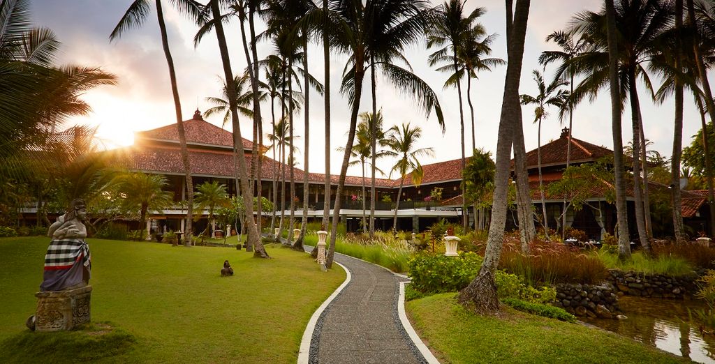Alaya Resort Ubud 5* + Menjangan Dynasty Resort 5* + Melia Bali Resort Nusa Dua 5*