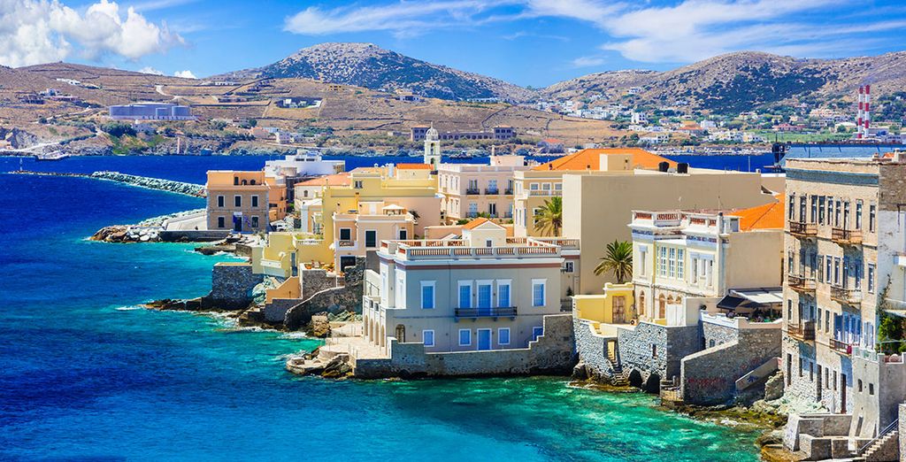 Tour delle Cicladi: Mykonos, Syros & Santorini
