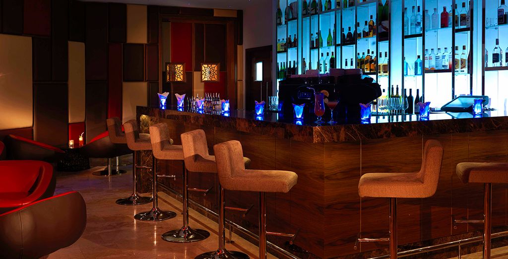 Hilton Garden Inn Moe 4* + Radisson Blu Yas Island 4*