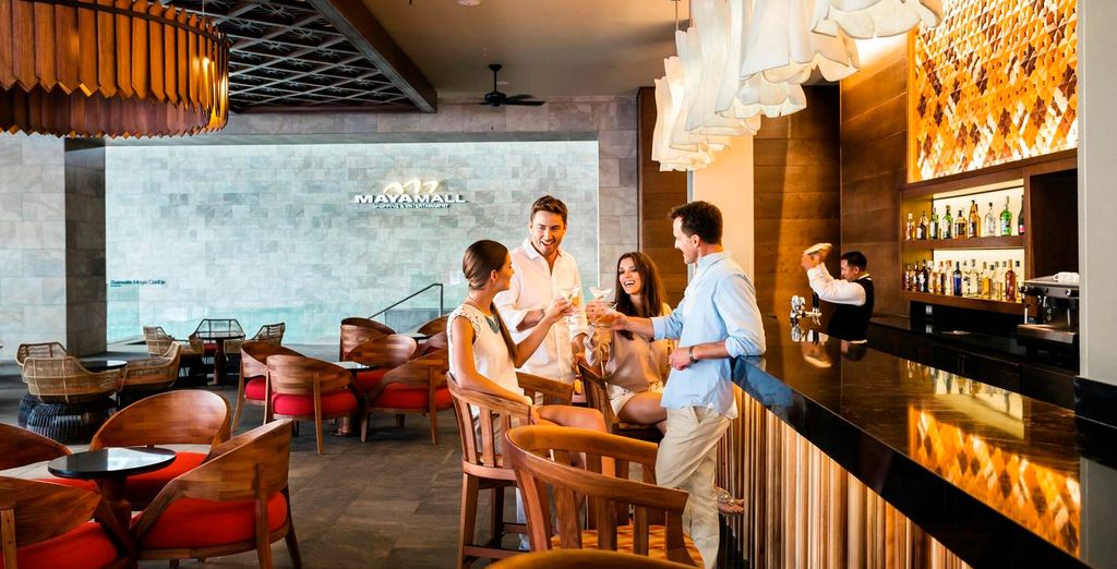 Courtyard New York Manhattan by Marriott e Hotel Barcelo Maya Palace 5*