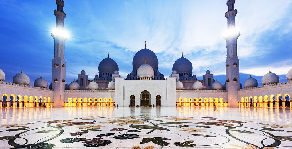 Hilton Garden Inn Moe 4* + Radisson Blu Yas Island 4*
