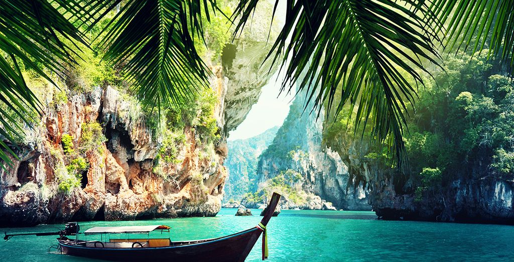 Maikhao Beach & Holiday Inn Phi Phi & Bangsak Merlin