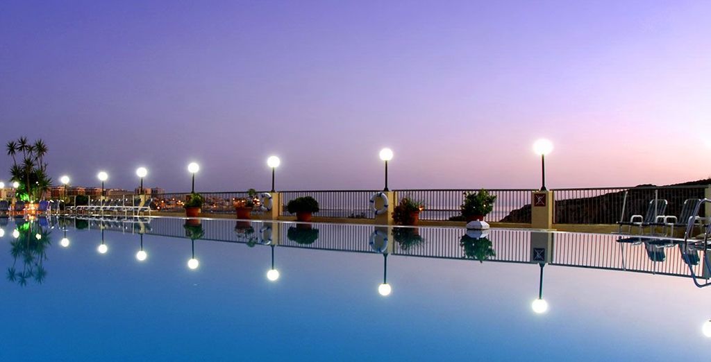 Coastline Hotel 4*