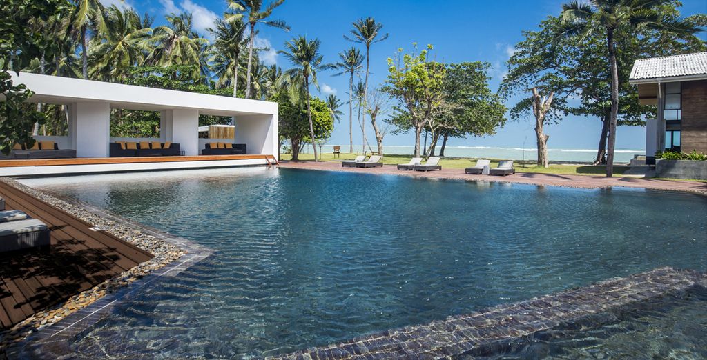 Galleria 12 Bangkok Hotel by Compass Hospitality 4* + X2 Koh Samui Resort 5*