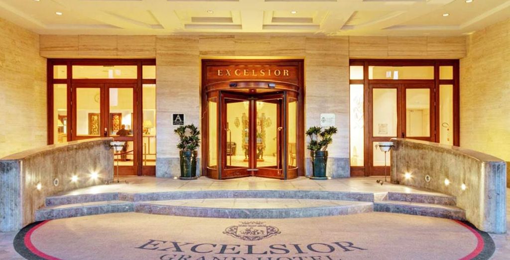 Grand Hotel Excelsior 4*