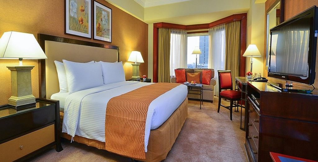 Crowne Plaza Festival City 5* + Diamond Hotel Philippines 5* & South Palms Resort 4*