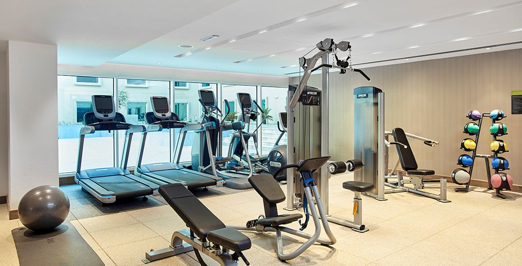 Hilton Garden Inn Moe 4* + Radisson Blu Yas Island 4*