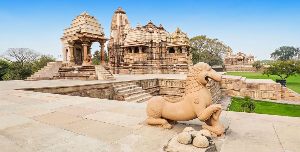 Tour 12 giorni / 10 notti, il Triangolo d'Oro + Khajuraho & Varanasi in 4* e 5*