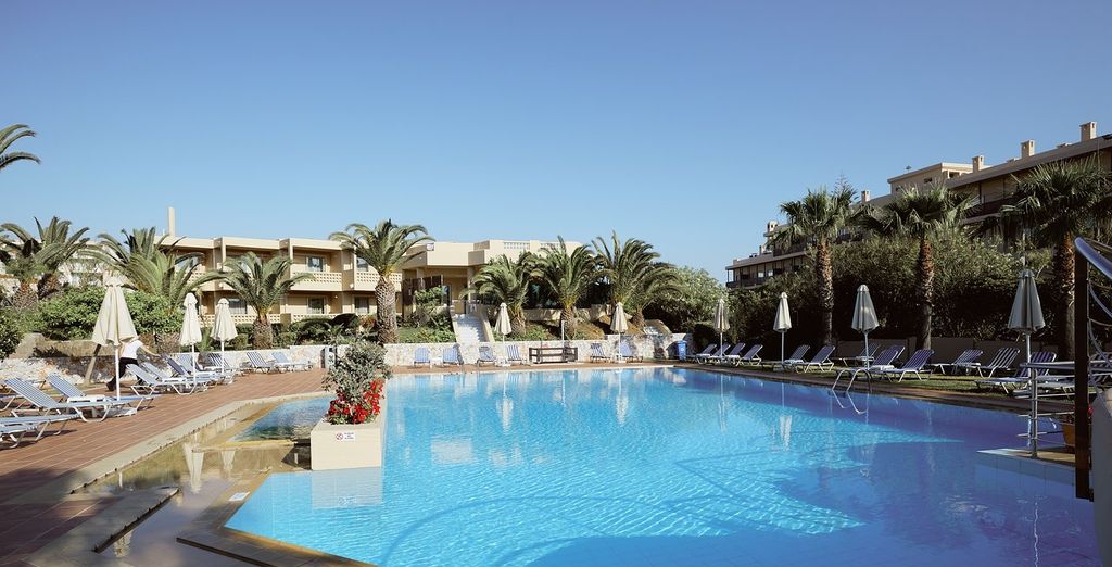 Santa Marina Beach Resort 4*